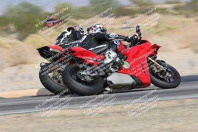 media/Nov-16-2025-Race Pace (Sun) [[8c5fa54630]]/Verified Riders/7-Turn 4 (1155am)/